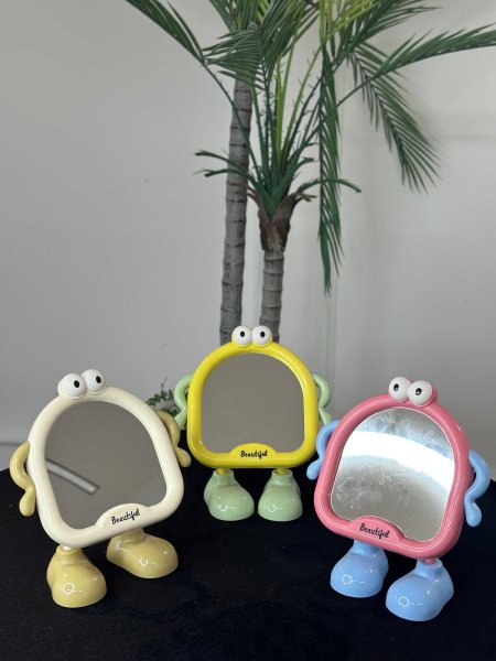 مراية مكياج ارجل عيون